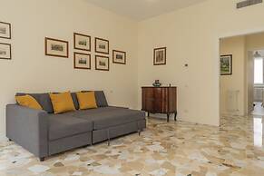 JOIVY Modern 2bed flat with balcony, 250m from M5 Foppa and M2 Sant'Ag