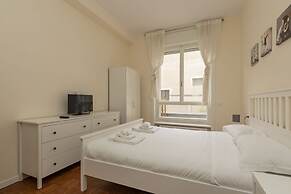 JOIVY Modern 2bed flat with balcony, 250m from M5 Foppa and M2 Sant'Ag