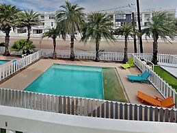 Avg622#2-beach Club 2