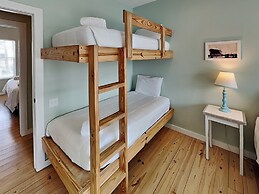 Avg622#2-beach Club 2