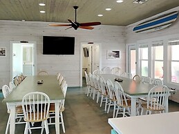 Avg622#2-beach Club 2