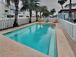 Avg622#2-beach Club 2