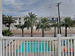 Avg622#2-beach Club 2