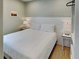 Avg622#1-beach Club 1