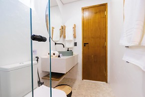 Mikiki Lifestyle Hotel