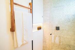 Mikiki Lifestyle Hotel