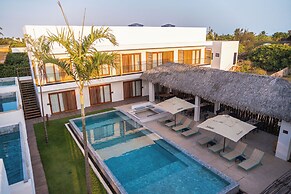 Mikiki Lifestyle Hotel