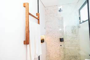 Mikiki Lifestyle Hotel