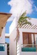 Mikiki Lifestyle Hotel