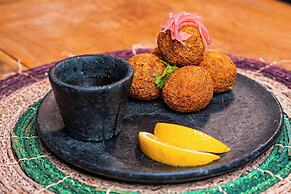 Mikiki Lifestyle Hotel