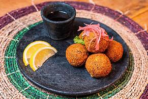 Mikiki Lifestyle Hotel