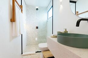 Mikiki Lifestyle Hotel