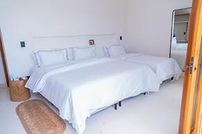 Mikiki Lifestyle Hotel