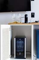 Mikiki Lifestyle Hotel