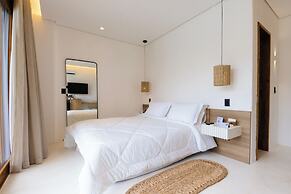 Mikiki Lifestyle Hotel