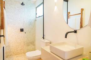 Mikiki Lifestyle Hotel
