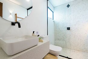 Mikiki Lifestyle Hotel