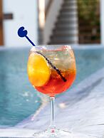 Mikiki Lifestyle Hotel