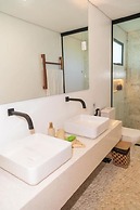 Mikiki Lifestyle Hotel