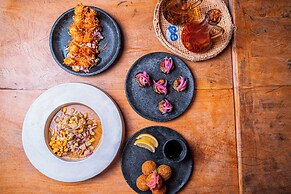 Mikiki Lifestyle Hotel