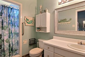 Elv912-cake by the Ocean