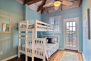 Elv912-cake by the Ocean