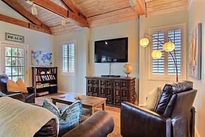 Elv912-cake by the Ocean