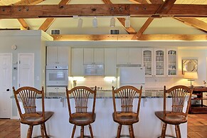 Elv912-cake by the Ocean