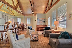 Elv912-cake by the Ocean