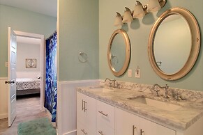 Elv912-cake by the Ocean