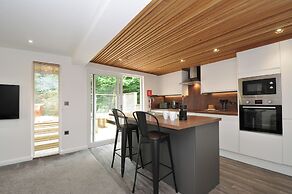24 Meadow Retreat