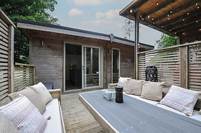 24 Meadow Retreat