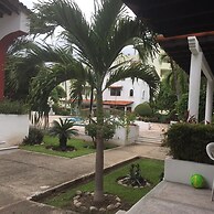 Condo Alamandra by TRVL2HM