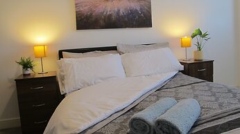 Lovely-cozy Apartment in Brierley Hill