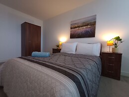 Lovely-cozy Apartment in Brierley Hill
