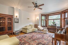 Beautiful Vintage 2BR- Heart Of Downtown