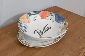 Beautiful Vintage 2BR- Heart Of Downtown