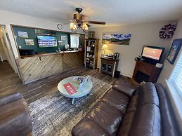 Auslander Condominiums