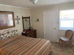 Auslander Condominiums