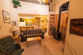 Auslander Condominiums