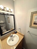 Auslander Condominiums