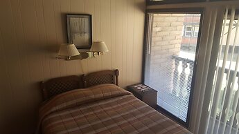 Auslander Condominiums