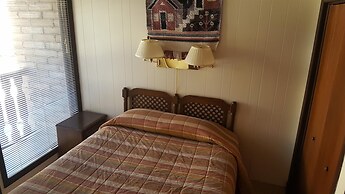 Auslander Condominiums