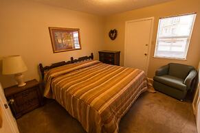 Auslander Condominiums