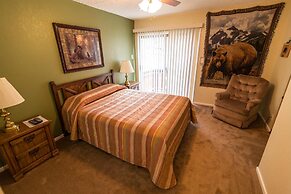 Auslander Condominiums