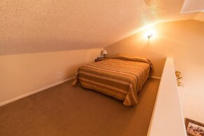 Auslander Condominiums