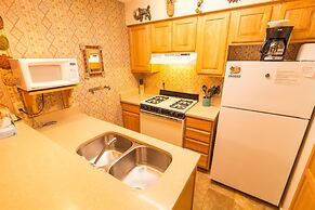 Auslander Condominiums