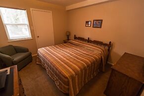 Auslander Condominiums