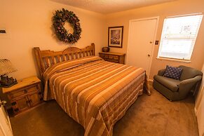 Auslander Condominiums