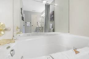 Ozark Escape at the Pointe